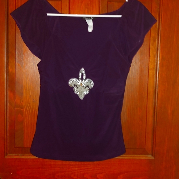 Cute top! - Picture 2 of 3